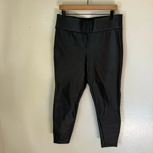 Torrid | Studio Slim Fix Black Faux Leather & Premium Ponte Pull-On Pixie Pant - Picture 2 of 7